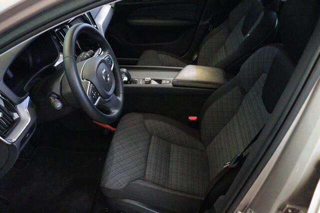 Volvo V60 2.0 B3 Essential Automaat | NAVI | CAMERA + PDC | CRUISE | STUUR / STOELVERW V+A | TREKHAAK INKL |