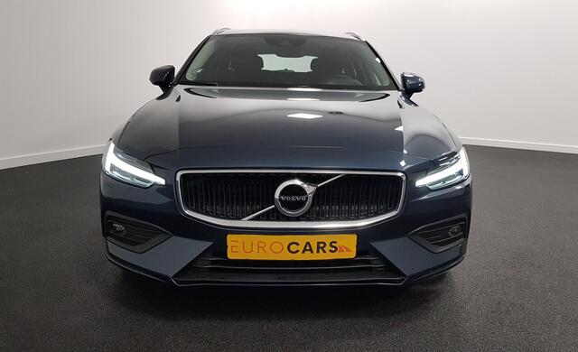 Volvo V60 2.0 B4 197 pk Automaat Momentum Pro Navigatie Climate control Adaptive cruise Control Led DAB Electrisch bedienbare achterklep Parkeer sensoren