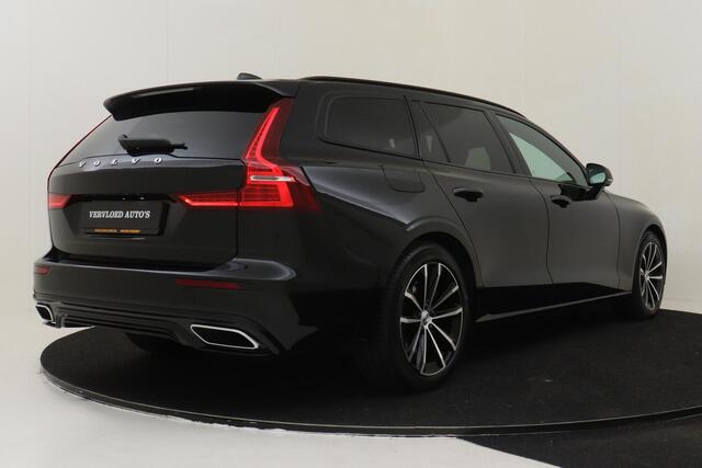 Volvo V60 T8 RECHARGE AWD R-DESIGN -PANO.DAK|HARMAN/KARDON|360°CAM|HEAD UP DISP.|STANDKACHEL|PRIVACY.GLAS