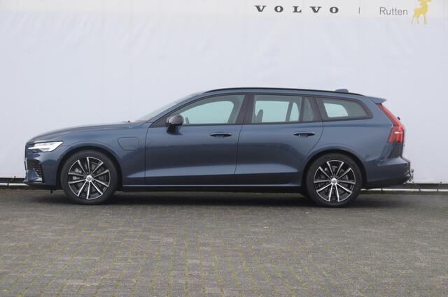 Volvo V60 T6 350PK Automaat AWD Plus Dark / Adaptive cruise control / Elektrische stoelen / Harman Kardon audio / Trekhaak / Pilot assist / BLIS / Stoel en stuur verwarming / Elektrische achterklep / Parkeersensoren met 360 camera / Google infotainment
