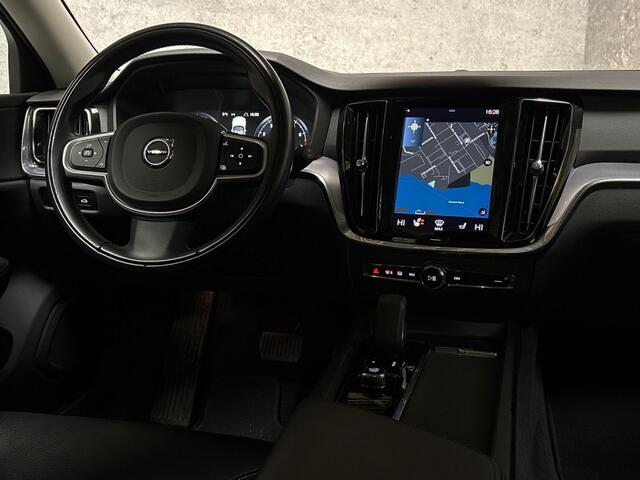 Volvo V60 2.0 B3 Sport 163Pk Automaat (APPLE CARPLAY, LEDER, STUUR/STOELVERWARMING, CAMERA, SPORTSTOELEN, KEYLESS, ELEK ACHTERKLEP, TREKHAAK, NIEUWSTAAT)