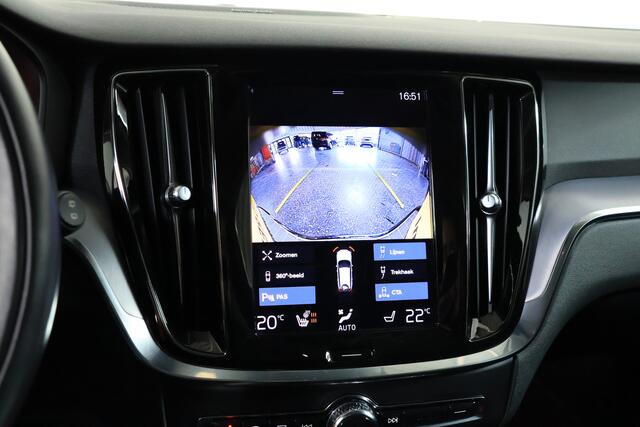 Volvo V60 2.0 T8 Twin Engine AWD Momentum Pro / Pilot assist / HUD / HK / Trekhaak