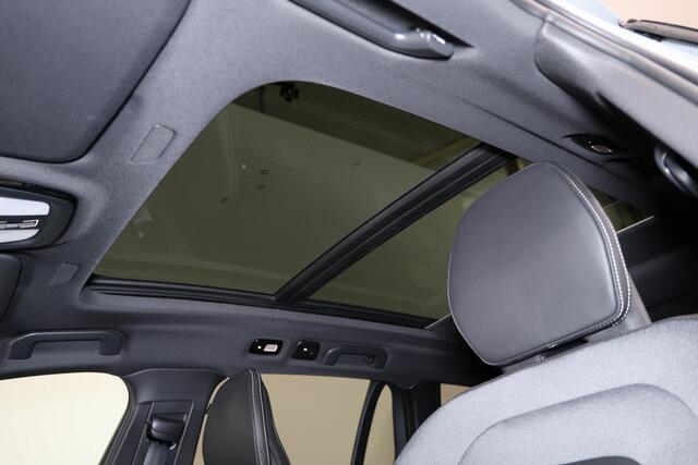 Volvo V60 T8 AWD Plus Dark - HEICO Performance Edition - Panoramisch schuif-/kanteldak - Head-up Display - Intellisafe Assist/Surround - 360 graden camera - Verwarmbare voorstoelen - Verwambare achterbank - Verwarmbaar stuurwiel - Heico Bodykit incl. sportuitlaatsy