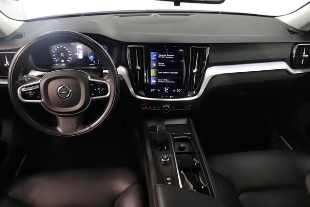 Volvo V60 2.0 B3 Momentum Advantage | Camera | Adaptieve Cruise | Lederen bekleding | Pack Winter |