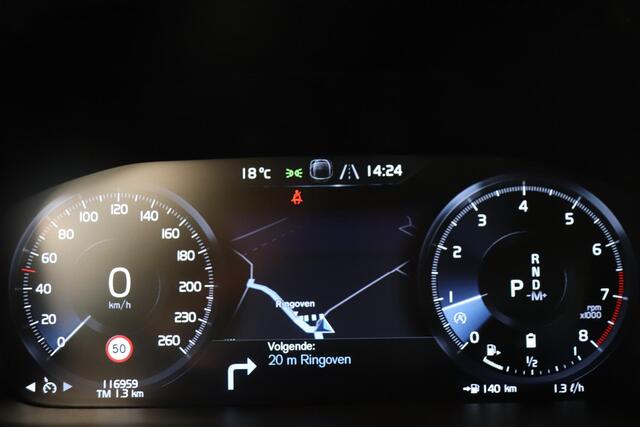 Volvo V60 2.0 B3 Momentum Advantage | Camera | Adaptieve Cruise | Lederen bekleding | Pack Winter |