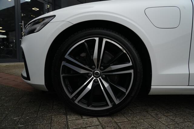 Volvo V60 2.0 T6 Recharge AWD R-Design 340pk Panoramadak/360Camera/HarmanKardon