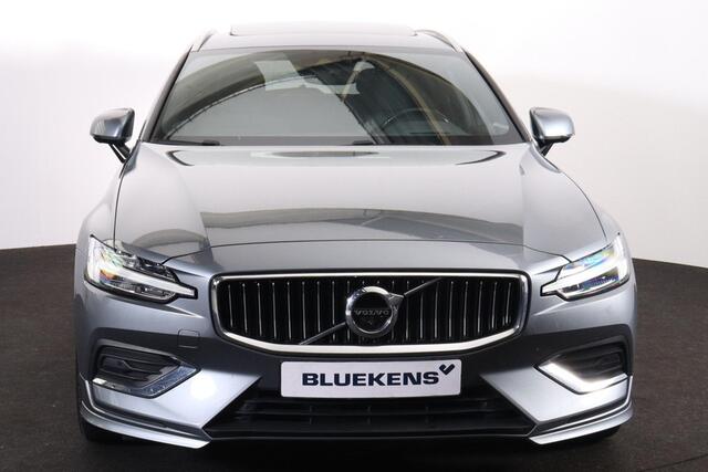 Volvo V60 T5 Inscription - Panorama/schuifdak - IntelliSafe Assist & Surround - 360º Camera - Verwarmde voorstoelen, stuur & achterbank - Parkeersensoren voor & achter - Elektr. bedienb. bestuurdersstoel met geheugen - Head up display - Extra getint glas - 19' LMV