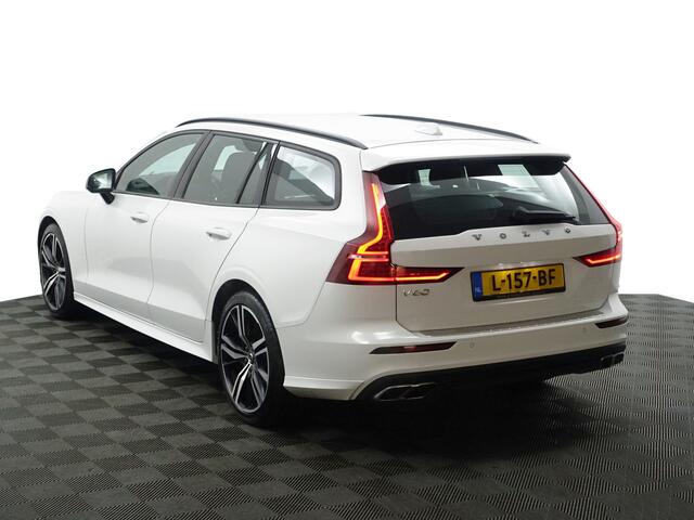 Volvo V60 2.0 B3 R Design Aut- Stuur/Stoelverwarming, Carplay, Android Auto, Elek Trekhaak, Blis, Lane Assist