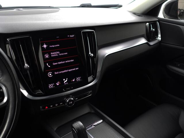 Volvo V60 2.0 B3 R Design Aut- Stuur/Stoelverwarming, Carplay, Android Auto, Elek Trekhaak, Blis, Lane Assist