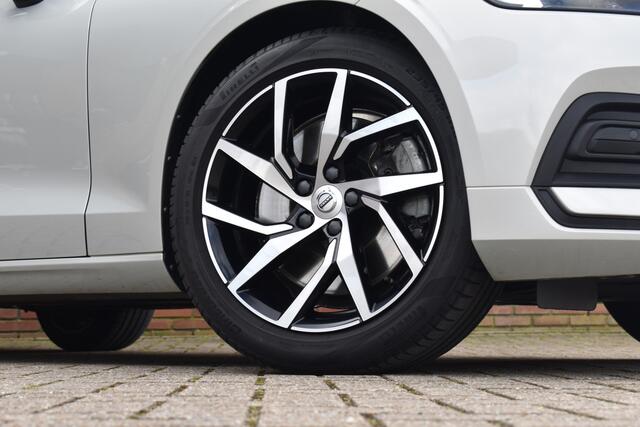 Volvo V60 T5 252PK Automaat Momentum | Scandinavian Line | Lederen bekleding | Park Assist |