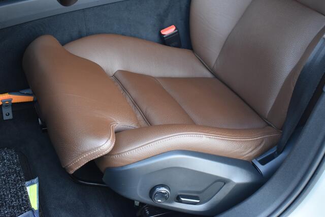Volvo V60 T5 252PK Automaat Momentum | Scandinavian Line | Lederen bekleding | Park Assist |