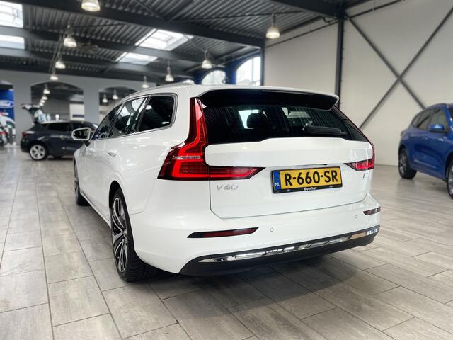 Volvo V60 2.0 T6 Plug-in hybrid AWD 350 pk Essential Bright | Leer | Camera | Google Navi | Adapt. cruise | Digitaal display | 19"