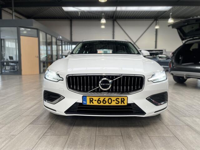 Volvo V60 2.0 T6 Plug-in hybrid AWD 350 pk Essential Bright | Leer | Camera | Google Navi | Adapt. cruise | Digitaal display | 19"