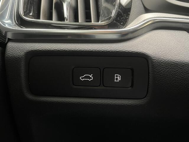 Volvo V60 2.0 T6 Plug-in hybrid AWD 350 pk Essential Bright | Leer | Camera | Google Navi | Adapt. cruise | Digitaal display | 19"