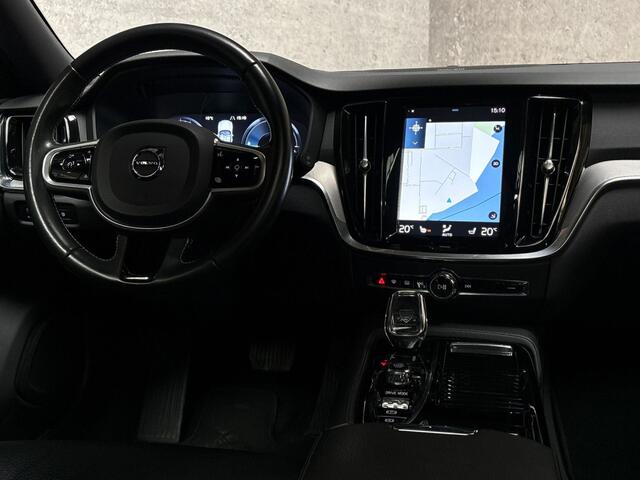 Volvo V60 2.0 T8 Twin Engine AWD Inscription 391Pk Automaat (PANORAMADAK, APPLE CARPLAY, HARMAN/KARDON, MEMORY SEATS, LEDER, STOELVERWARMING, CAMERA, ZWART HEMEL, NIEUWE APK, NIEUWSTAAT)