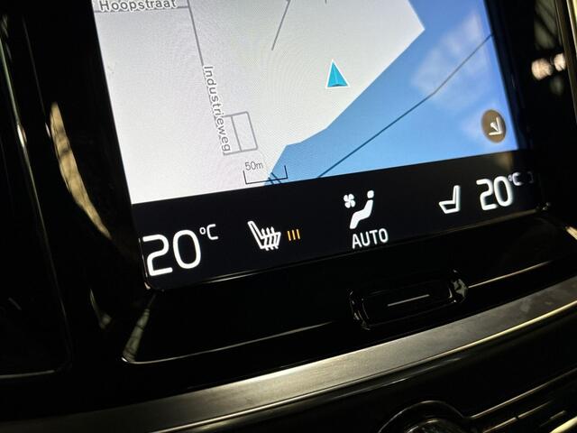 Volvo V60 2.0 T8 Twin Engine AWD Inscription 391Pk Automaat (PANORAMADAK, APPLE CARPLAY, HARMAN/KARDON, MEMORY SEATS, LEDER, STOELVERWARMING, CAMERA, ZWART HEMEL, NIEUWE APK, NIEUWSTAAT)