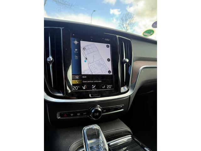 Volvo V60 2.0 T6 Recharge AWD Inscription | Plug-in Hybrid (PHEV) | Lederen Bekleding | Stoelverwarming voor en achter | BLIS | Cruise Control Adaptief | Navigatie | Apple Carplay | Android Auto | Keyless Entry | Elektrische Achterklep