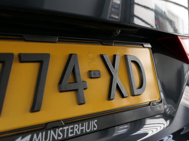 Volvo V60 2.0 B4 Core - VOL LEDER - Elektrisch uitklapbare trekhaak - Stoelverwarming - Camera