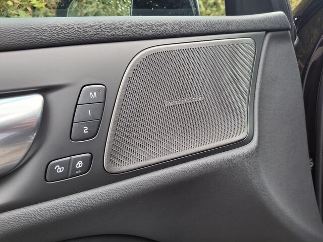 Volvo V60 2.0 T6 Plug-in hybrid AWD Ultra Dark