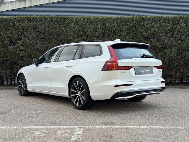 Volvo V60 T6 Plug-in hybrid AWD Plus Dark | All season | Trekhaak | H&K Audio | 360 Camera