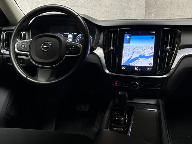 Volvo V60 2.0 B3 Inscription Automaat (APPLE CARPLAY, GROOT NAVI, GETINT GLAS, SPORTSTOELEN, KEYLESS, LANE ASSIST, NIEUWE APK, NIEUWSTAAT)