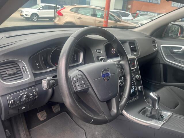 Volvo V60 2.0 T3 152PK Momentum PDC/BLUETOOTH/NAVI
