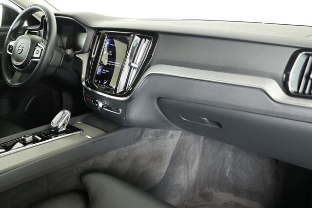 Volvo V60 2.0 B6 AWD 300 pK Inscription Panorama / Opendak / Pilot assist / HK / CarPlay