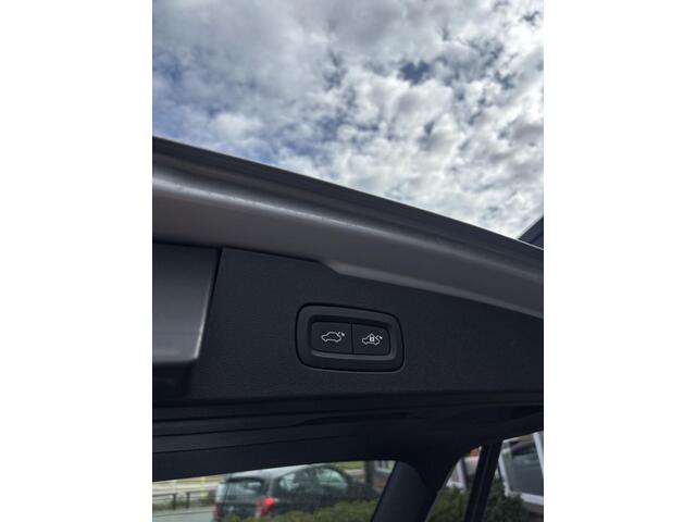 Volvo V60 2.0 B3 Momentum Business |Dealer Onderhouden|164PK|Camera| Trekhaak