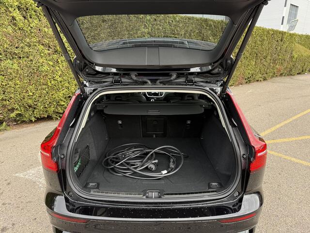 Volvo V60 T8 Plug-in hybrid AWD Ultra Dark | B&W Audio | 360 Camera | Massagestoelen | Beschikbaar per 11-06-2026 | Rijdende demo