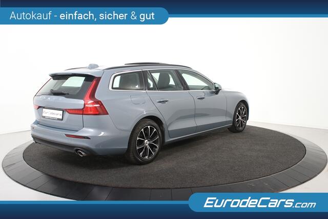 Volvo V60 2.0 B3 Momentum *1ste Eigenaar*Navigatie*Panoramadak*Trekhaak*Stoelverwarming*