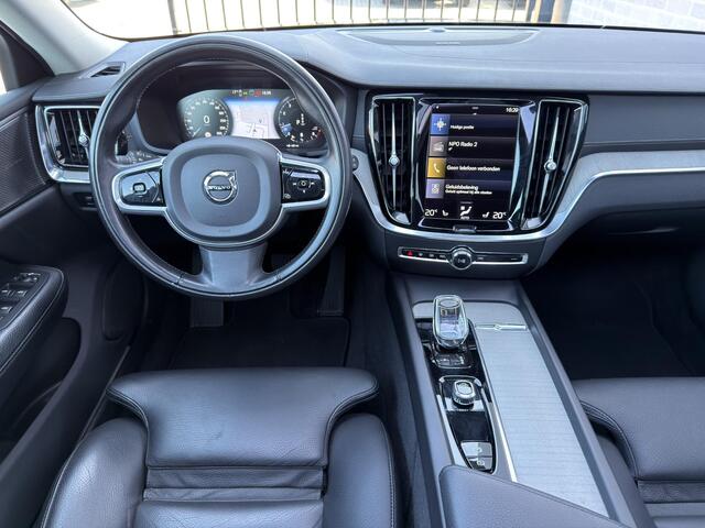 Volvo V60 2.0 B4 Inscription | Trekhaak | Harman Kardon Audio | Panoramadak | Achteruitrijcamera | Keyless Entry | Elektrische Achterklep | Lederen Bekleding | Lichtmetalen Velgen 19 inch | Navigatie | Apple Carplay | Android Auto