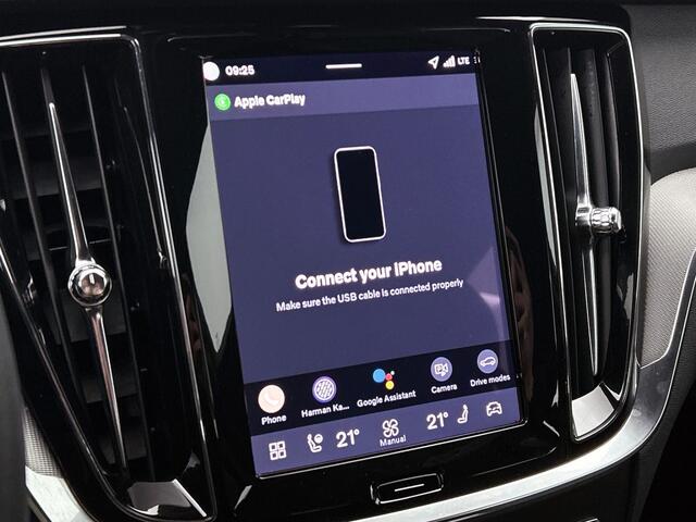 Volvo V60 Plus Dark Recharge Plug-In Hybrid AWD
