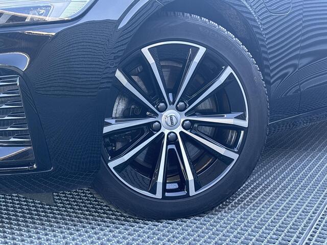 Volvo V60 2.0 T6 Plug-in hybrid AWD Plus Dark PHEV, Long range, Automaat, Stuur-en stoelverwarming, 360 graden parkeercamera, Trekhaak semi elektrisch wegklapbaar, Harman Kardon audio