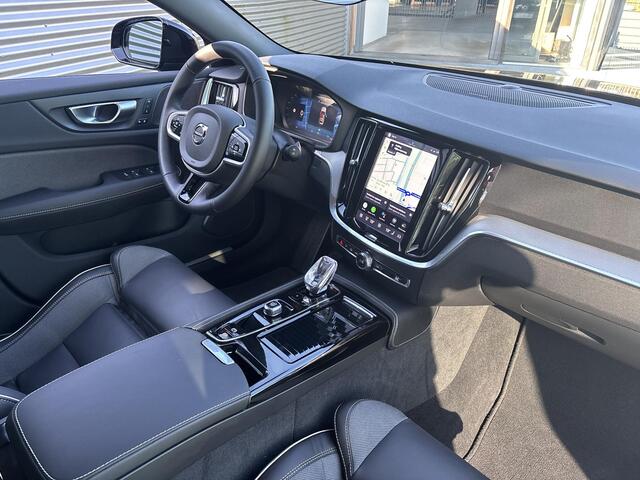 Volvo V60 2.0 T6 Plug-in hybrid AWD Plus Dark PHEV, Long range, Automaat, Stuur-en stoelverwarming, 360 graden parkeercamera, Trekhaak semi elektrisch wegklapbaar, Harman Kardon audio
