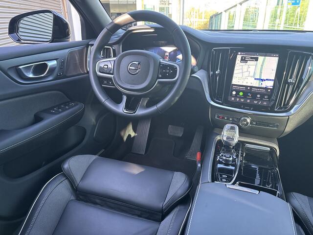 Volvo V60 2.0 T6 Plug-in hybrid AWD Plus Dark PHEV, Long range, Automaat, Stuur-en stoelverwarming, 360 graden parkeercamera, Trekhaak semi elektrisch wegklapbaar, Harman Kardon audio