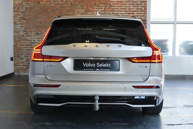 Volvo V60 2.0 T6 Plug-in hybrid AWD Plus Dark | Elektrische wegklapbare trekhaak | Adaptive Cruise Control | 360° Parkeercamera | Stoelverwarming | Stuurwielverwarming | Harman Kardon Premium Audio | Google infotainment | Longe Range