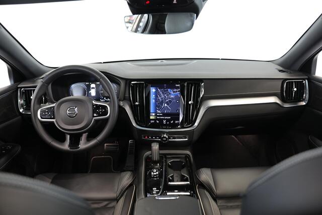 Volvo V60 2.0 T6 Recharge AWD R-Design | Schuif- kanteldak | Elektrische trekhaak | Harman/Kardon