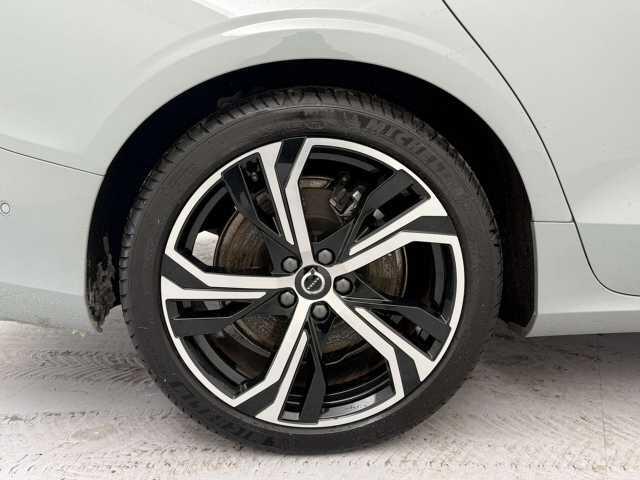 Volvo V60 2.0 T8 Plug-in hybrid AWD Plus Dark ** LEDER, H&K Sound, 360gr, 19-inch LMV, WINTER, MEMORY ** 1e EIG - UNFALLFREI ** ** INFORMEER OOK NAAR ONZE AANTREKKELIJKE FINANCIAL-LEASE TARIEVEN **