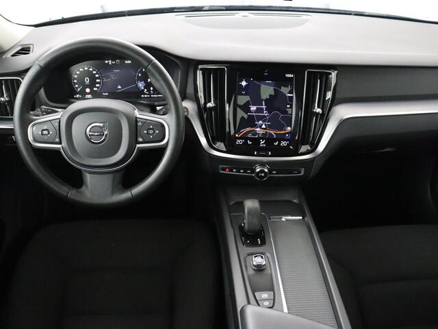 Volvo V60 2.0 B3 Momentum | Trekhaak | Stoelverwarming | Adaptive cruise | Carplay | Stuurverwarming | Full LED | Digital Cockpit | Parkeerhulp | 17'' | Bluetooth | Climate control