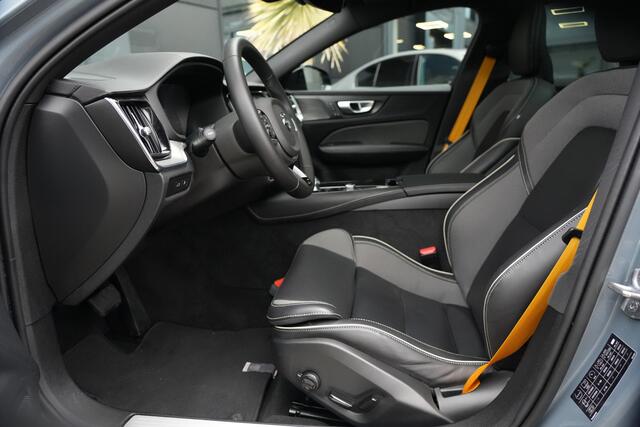 Volvo V60 2.0 T8 Plug-in hybrid AWD Polestar Engineered 455pk Panoramadak/Heiko-Uitlaat/Trekhaak