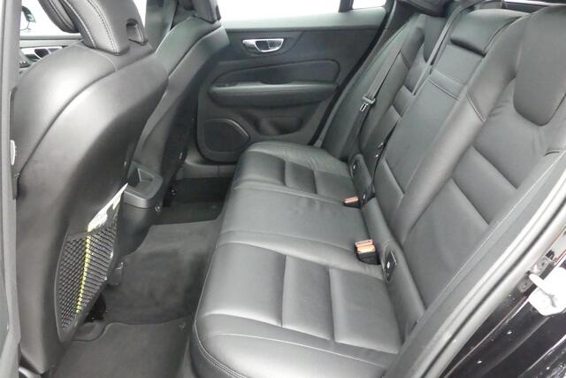 Volvo V60 2.0 B3 Inscription | Harman Kardon Audio | Schuif-/Kanteldak | Elektrisch Bedienbare Stoelen | Parkeersensoren Voor en Achter | Parkeercamera | Verwarmbare Stoelen Voor en Achter | Stuurverwarming |