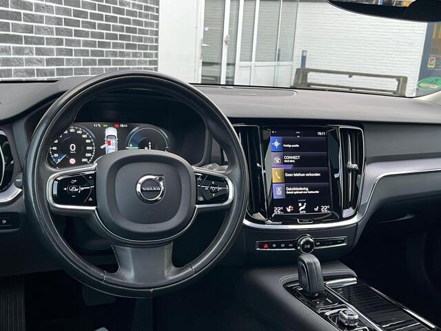 Volvo V60 2.0 T6 Recharge AWD Inscription | Parkeersensoren Voor en Achter | Parkeercamera | Harman Kardon Audio | Lighting Pack | Stoel-/Stuurverwarming Voor | Trekhaak | Schuif-/Kanteldak |