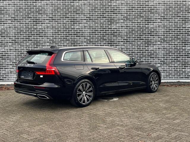 Volvo V60 2.0 T6 Recharge AWD Inscription | Parkeersensoren Voor en Achter | Parkeercamera | Harman Kardon Audio | Lighting Pack | Stoel-/Stuurverwarming Voor | Trekhaak | Schuif-/Kanteldak |