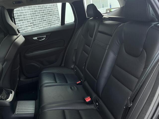 Volvo V60 2.0 T6 Recharge AWD Inscription | Parkeersensoren Voor en Achter | Parkeercamera | Harman Kardon Audio | Lighting Pack | Stoel-/Stuurverwarming Voor | Trekhaak | Schuif-/Kanteldak |