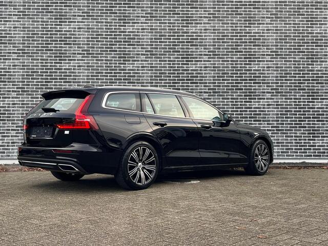 Volvo V60 2.0 T6 Recharge AWD Inscription | Parkeersensoren Voor en Achter | Parkeercamera | Harman Kardon Audio | Lighting Pack | Stoel-/Stuurverwarming Voor | Trekhaak | Schuif-/Kanteldak |