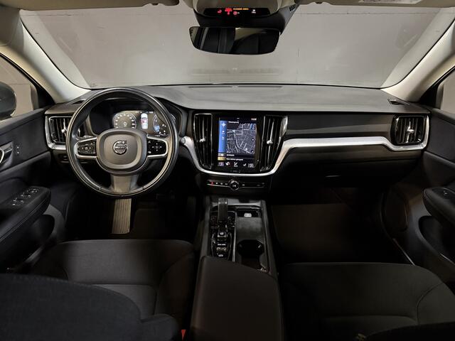 Volvo V60 2.0 B4 Inscription | Elektr. trekhaak | Camera | Stoel/stuurverwarming | Dealer onderhouden
