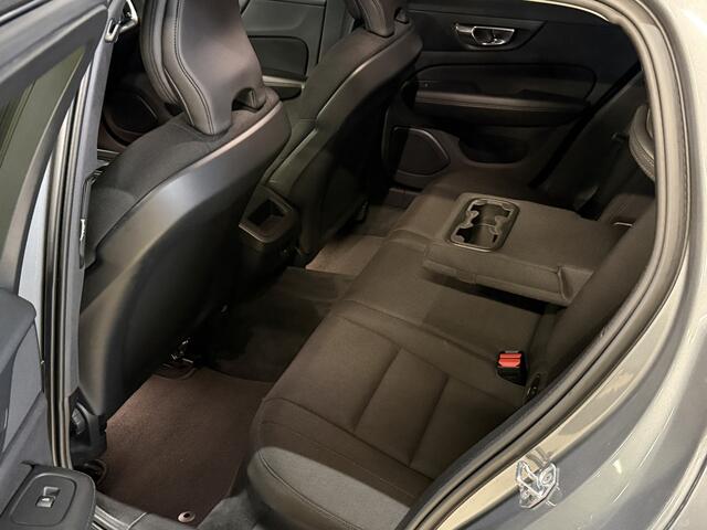 Volvo V60 2.0 B4 Inscription | Elektr. trekhaak | Camera | Stoel/stuurverwarming | Dealer onderhouden