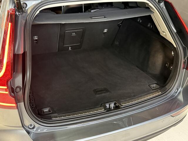 Volvo V60 2.0 B4 Inscription | Elektr. trekhaak | Camera | Stoel/stuurverwarming | Dealer onderhouden