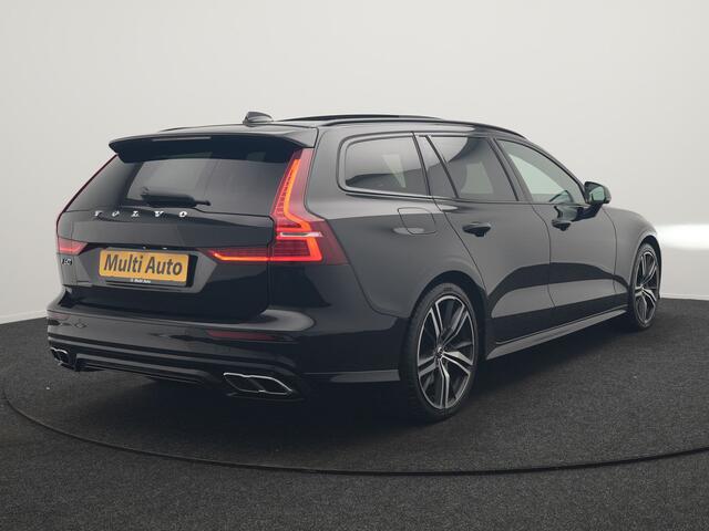 Volvo V60 T8 Twin Engine AWD R-Design PHEV 390pk Dealer O.H. | Trekhaak Af Fabriek | Panodak | Head Up | Harman / Kardon | Camera | Lederen Sportstoelen Memory & Verwarmd | Apple Carplay | Stuur Verwarmd | Navigatie | DAB | Plug In Hybrid |