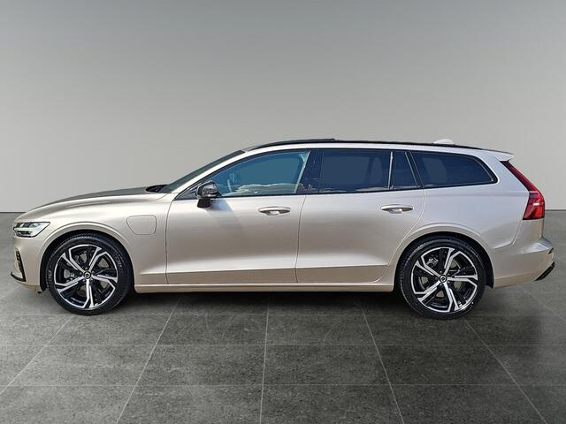 Volvo V60 2.0 T6 Plug-in hybrid AWD Plus Dark | Panoramadak | Sportstoelen | Pilot Assist | Stoelverwarming |